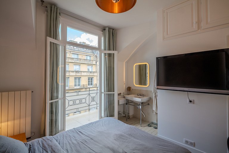 Par001 - Luxury penthouse available for Paris 2024