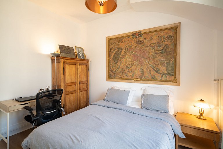 Par001 - Luxury penthouse available for Paris 2024