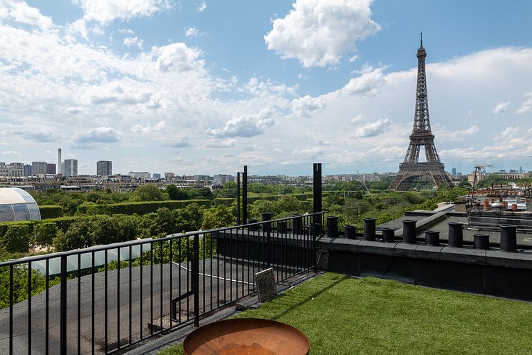 Par001 - Luxury penthouse available for Paris 2024