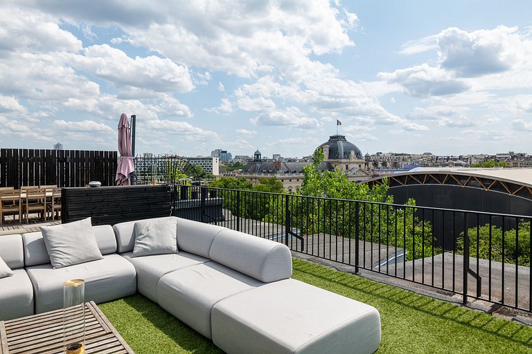 Par001 - Luxury penthouse available for Paris 2024