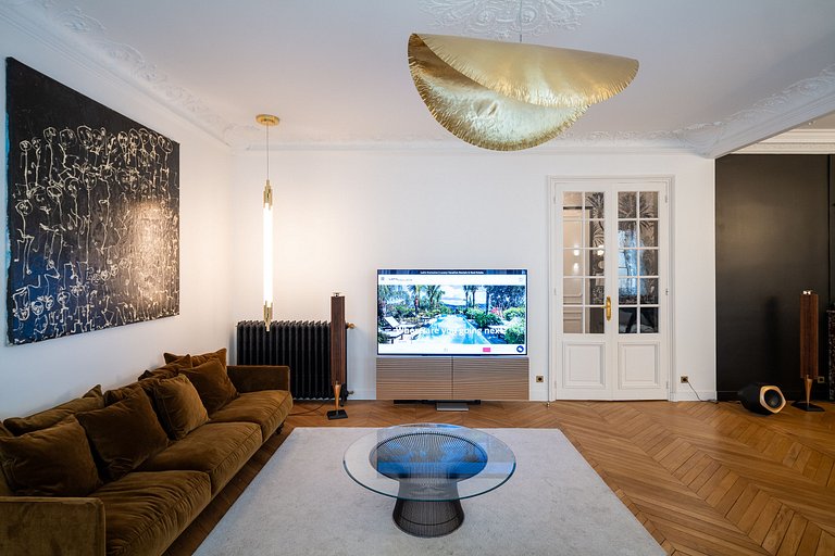 Par012 - Luxury 5 bedroom apartment in Paris 17