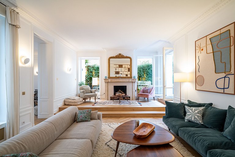Par032 - Luxury apartment with terrace in Paris 17