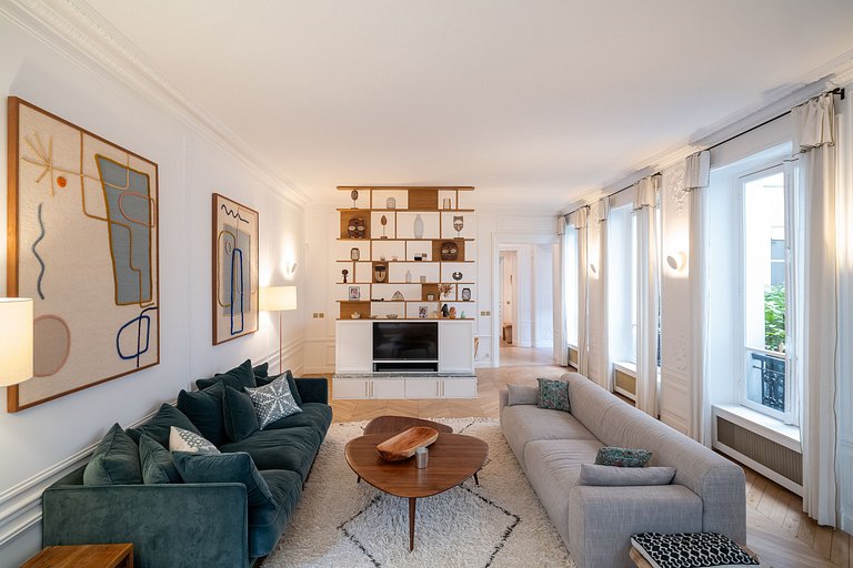 Par032 - Luxury apartment with terrace in Paris 17