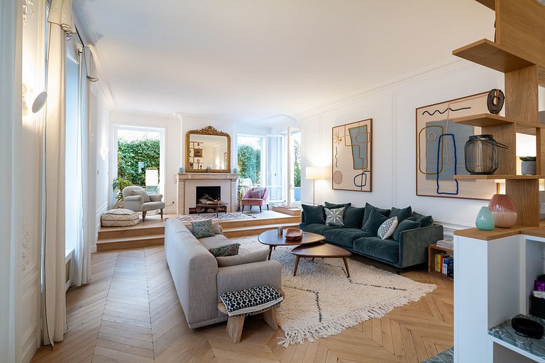 Par032 - Luxury apartment with terrace in Paris 17