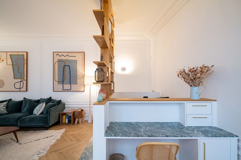 Par032 - Luxury apartment with terrace in Paris 17