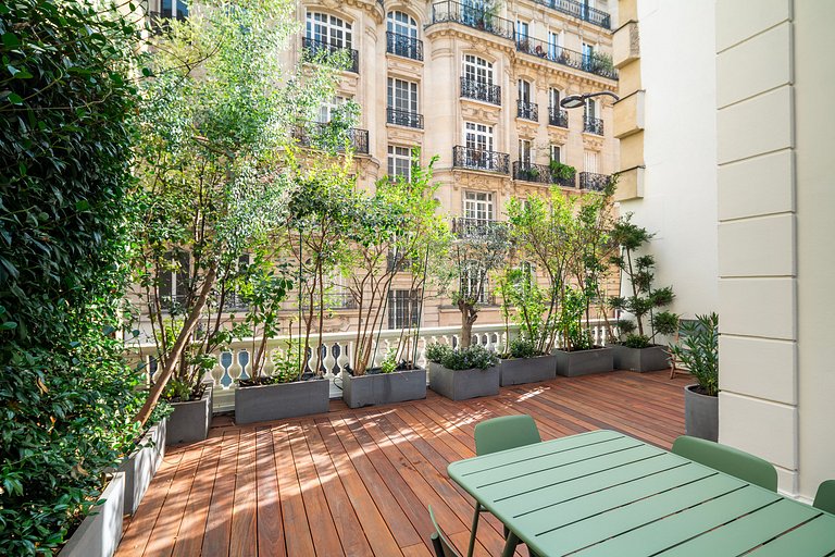Par032 - Luxury apartment with terrace in Paris 17