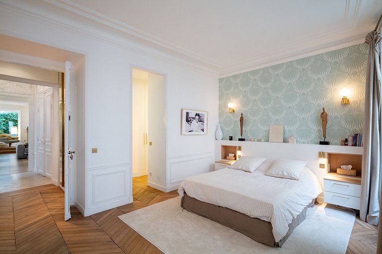 Par032 - Luxury apartment with terrace in Paris 17