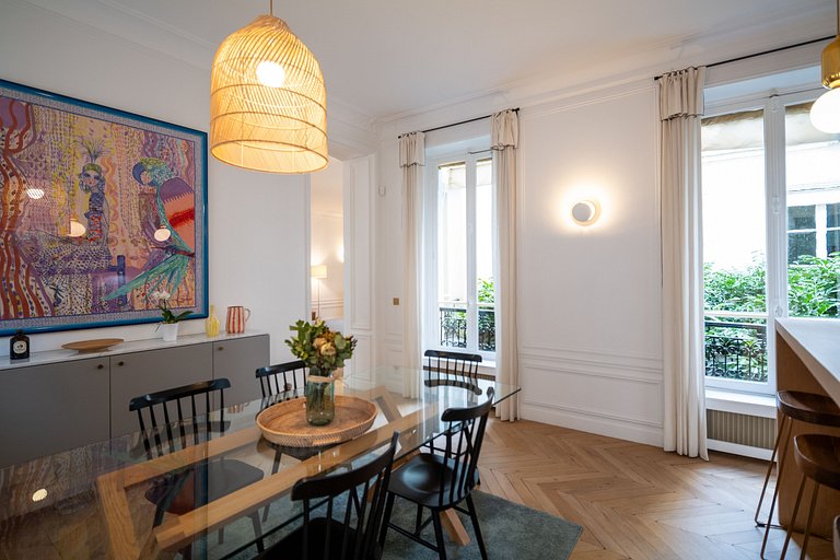 Par032 - Luxury apartment with terrace in Paris 17