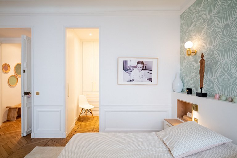 Par032 - Luxury apartment with terrace in Paris 17