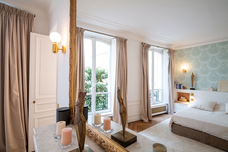 Par032 - Luxury apartment with terrace in Paris 17
