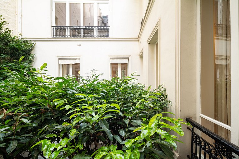 Par032 - Luxury apartment with terrace in Paris 17