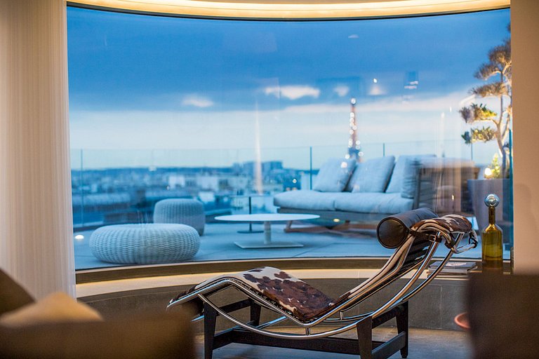 Par006 - Unique penthouse in Paris for rent
