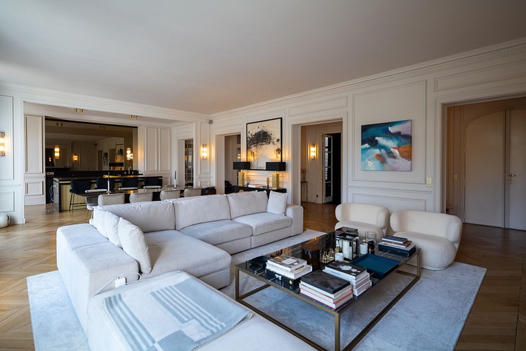 Par020 - Luxury apartment riverfront with views