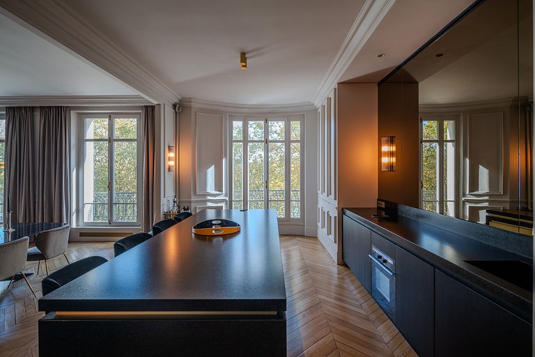 Par020 - Luxury apartment riverfront with views