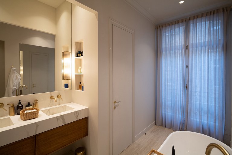 Par020 - Luxury apartment riverfront with views