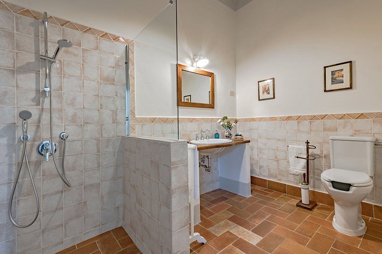 Tus006 - Villa in the wine region in Tuscany