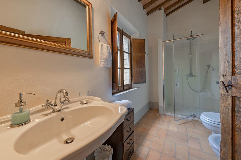 Tus006 - Villa in the wine region in Tuscany