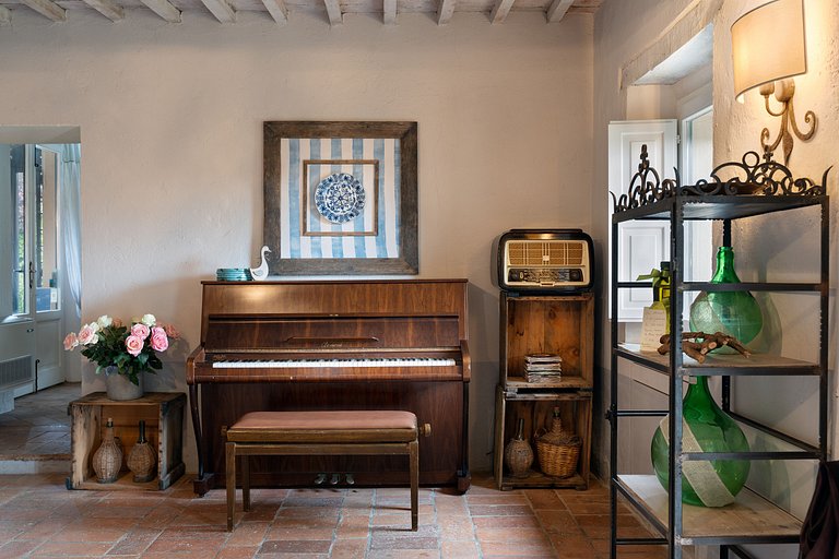 Tus013 - Traditional villa absorbed in nature, Tuscany