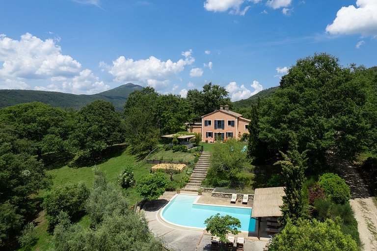 Tus013 - Traditional villa absorbed in nature, Tuscany