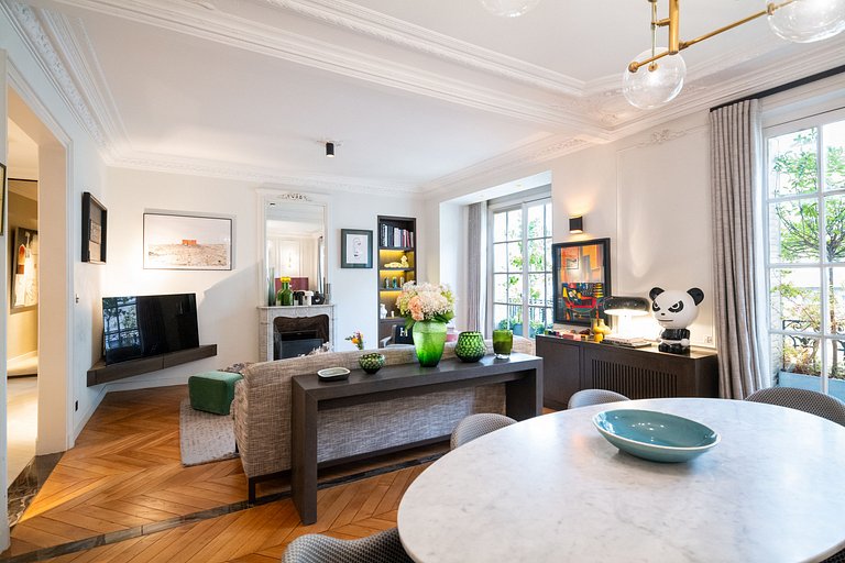 Par098 - Luxury 2 bedroom apartment in Paris