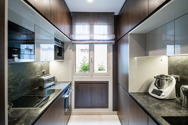 Par098 - Luxury 2 bedroom apartment in Paris