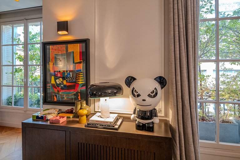 Par098 - Luxury 2 bedroom apartment in Paris