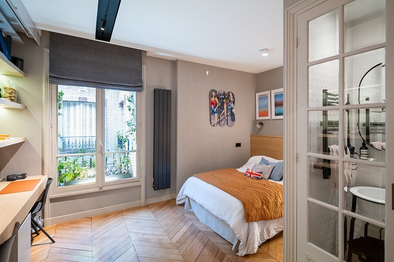Par098 - Luxury 2 bedroom apartment in Paris