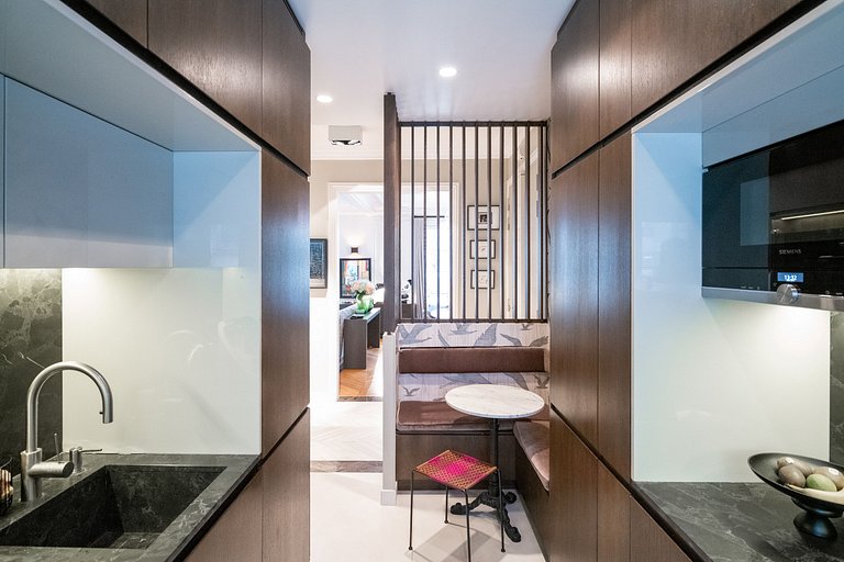 Par098 - Luxury 2 bedroom apartment in Paris