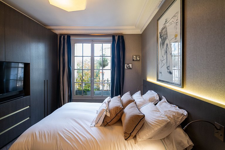 Par098 - Luxury 2 bedroom apartment in Paris