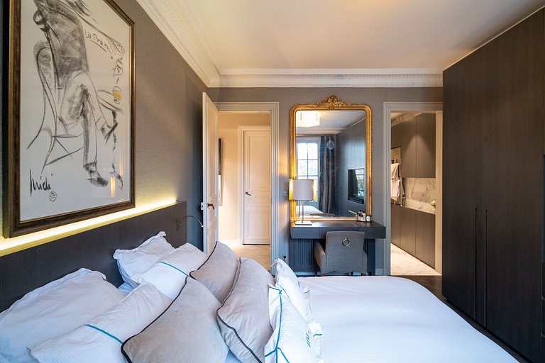 Par098 - Luxury 2 bedroom apartment in Paris