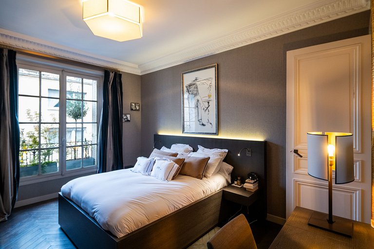 Par098 - Luxury 2 bedroom apartment in Paris