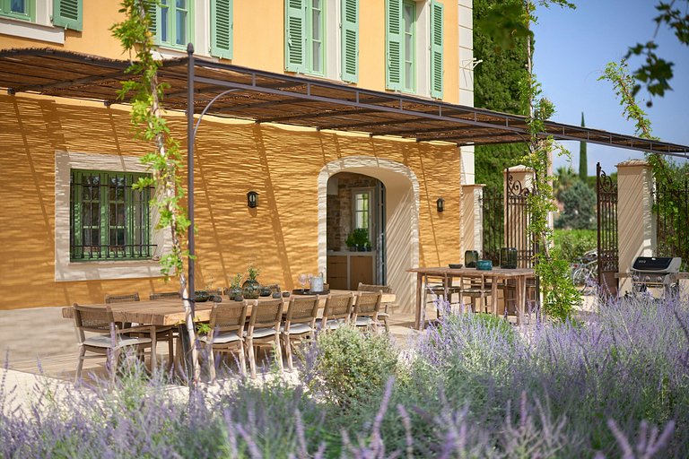 Azu002 - A 19th century villa next to Saint-Tropez