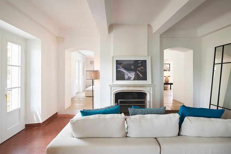 Azu002 - A 19th century villa next to Saint-Tropez