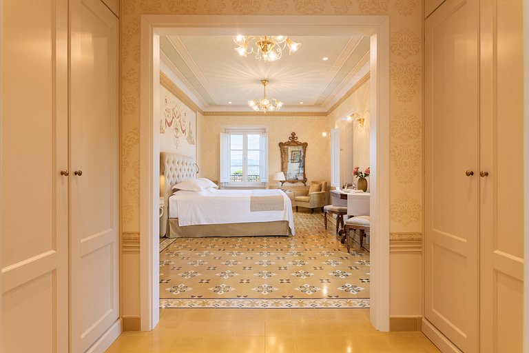 Tus022 - 18th-Century Tuscan Estate with 6 Suites near Lucca