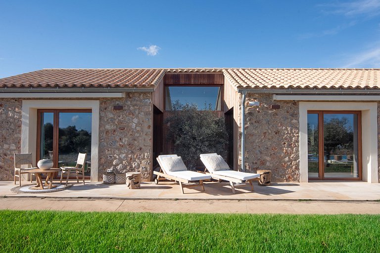 Mal015 - Luxury Villa in the Southeast of Mallorca