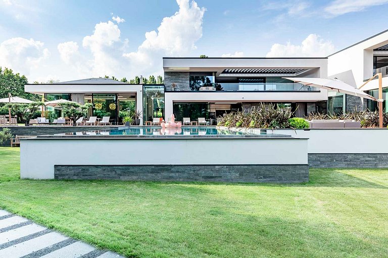 Gen002 - Luxurious Villa, 20 minutes to Geneva