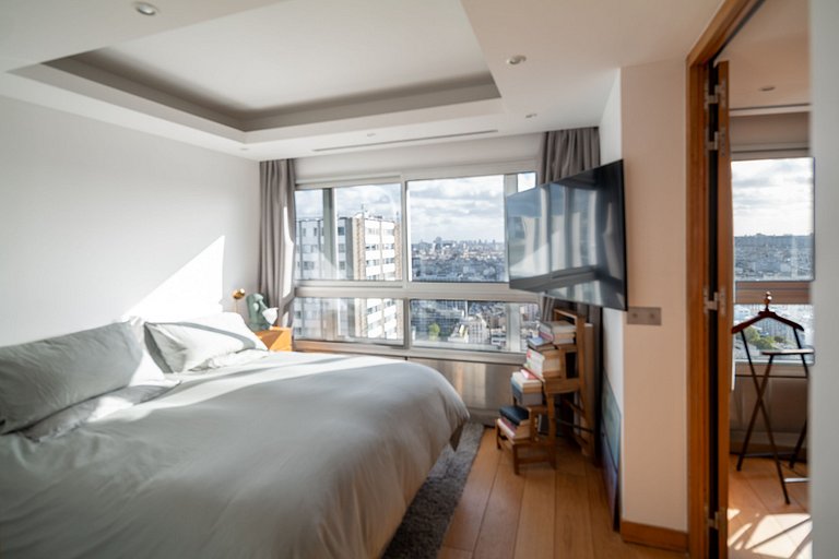 Par090 - Penthouse with eagle eye views over Paris