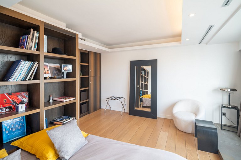 Par090 - Penthouse with eagle eye views over Paris