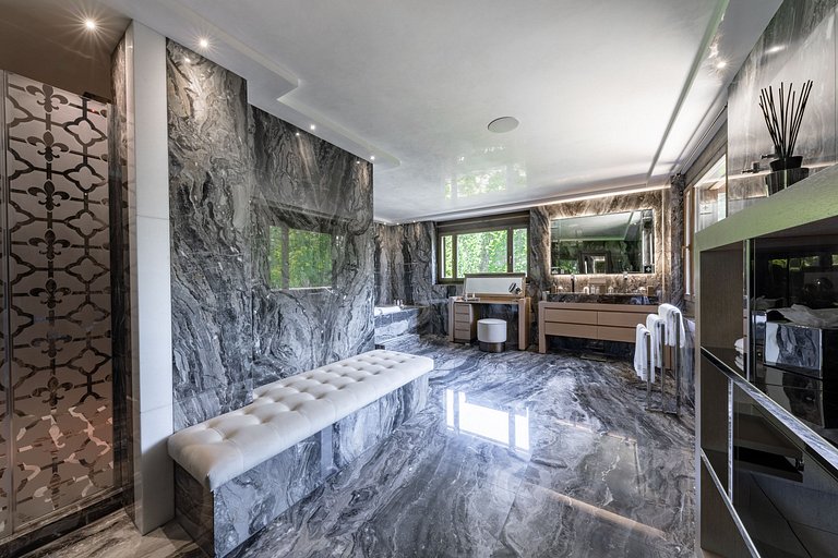 Alp004 - Upscale Chalet in Crans-Montana