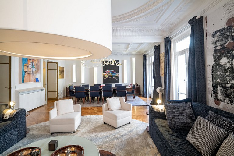 Par097 - Spacious luxury apartment in Paris 8