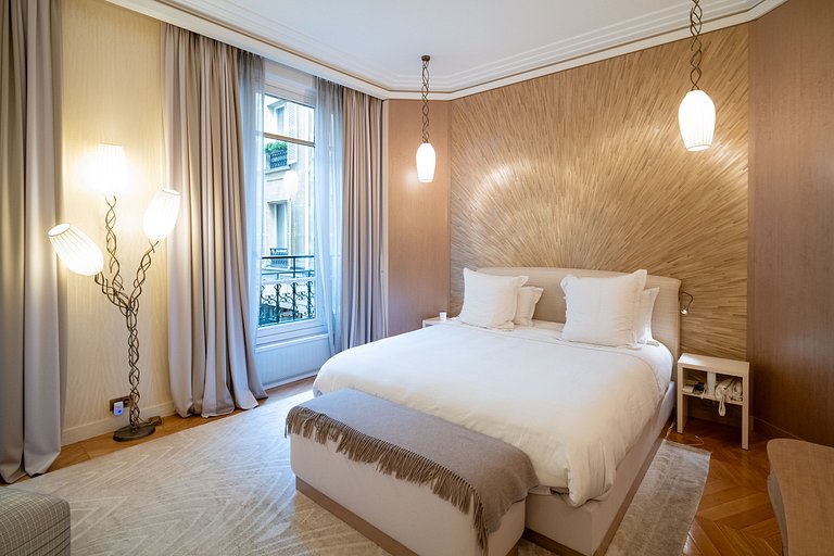 Par097 - Spacious luxury apartment in Paris 8