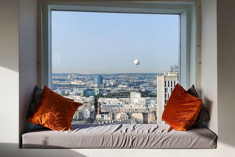 Par090 - Penthouse with eagle eye views over Paris