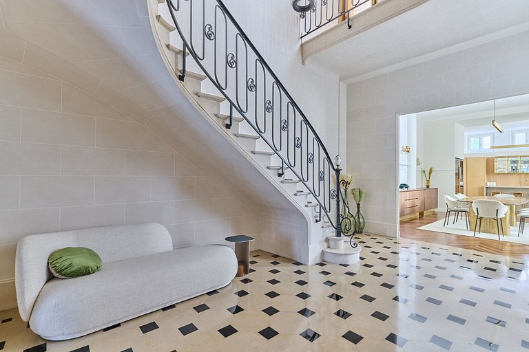 Par038 - Luxury duplex apartment in Paris 16
