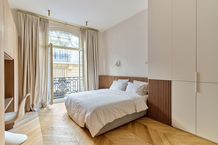 Par038 - Luxury duplex apartment in Paris 16