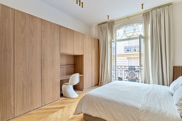 Par038 - Luxury duplex apartment in Paris 16