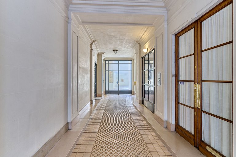 Par038 - Luxury duplex apartment in Paris 16