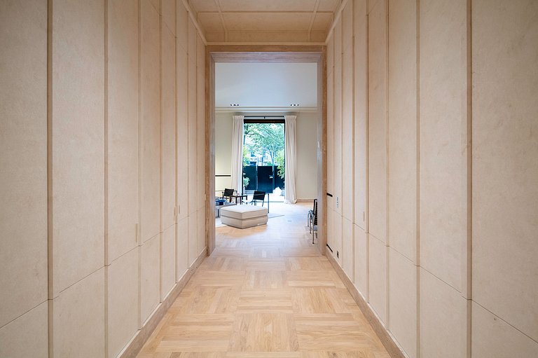 Par043 - Luxury apartment in Walter's building