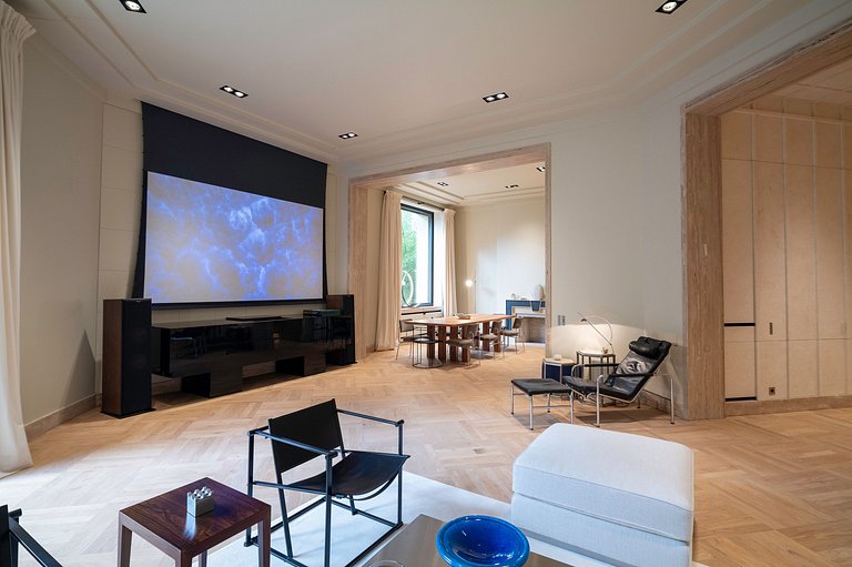 Par043 - Luxury apartment in Walter's building