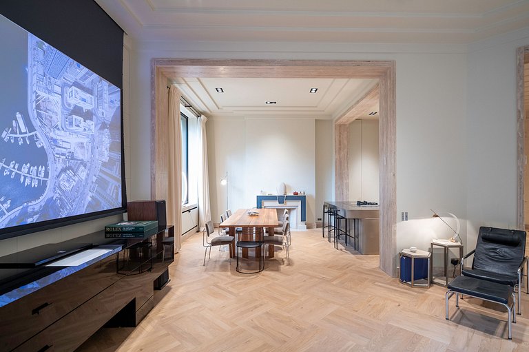Par043 - Luxury apartment in Walter's building