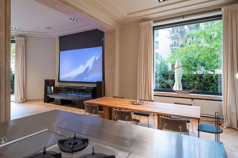 Par043 - Luxury apartment in Walter's building